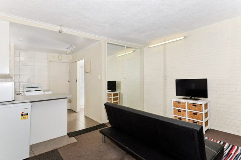 Photo of property in 2m/94 Dominion Road, Mount Eden, Auckland, 1024