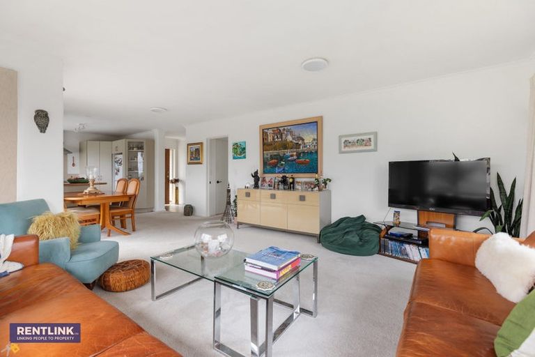 Photo of property in 18 Lysaght Place, Welcome Bay, Tauranga, 3112