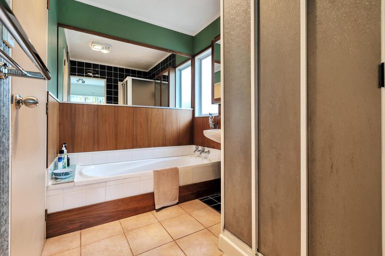 Photo of property in 49 Harmel Road, Glendene, Auckland, 0602