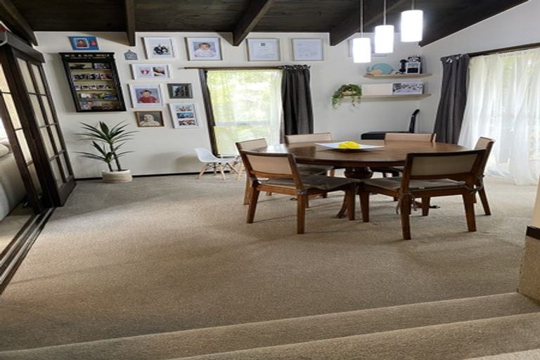 Photo of property in 1 Valdese Rise, Browns Bay, Auckland, 0630