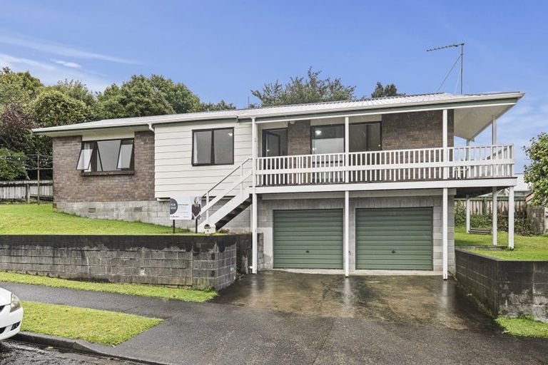 Photo of property in 4 Mayfair Place, Westown, New Plymouth, 4310
