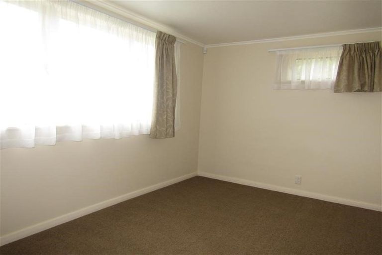 Photo of property in 2/24 Garadice Road, Rothesay Bay, Auckland, 0630