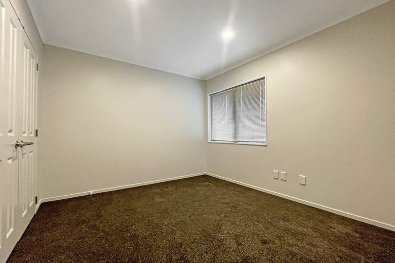 Photo of property in 65 Percy Kinsman Crescent, Riverstone Terraces, Upper Hutt, 5018