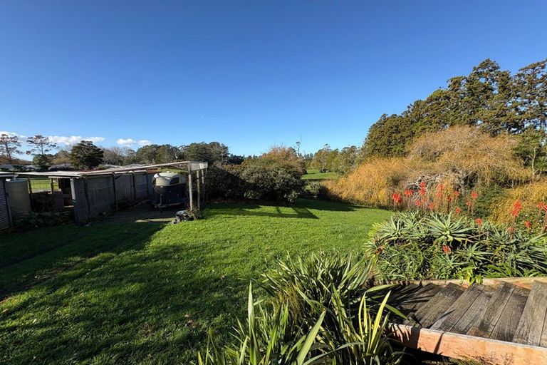 Photo of property in 240 Riverhead Road, Kumeu, 0892