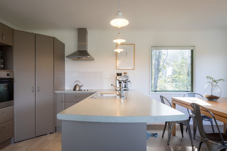 Photo of property in 85 Laingholm Drive, Laingholm, Auckland, 0604