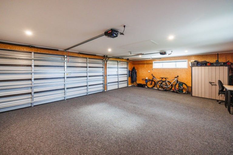 Photo of property in 61 Hartwell Drive, Kelvin Grove, Palmerston North, 4470