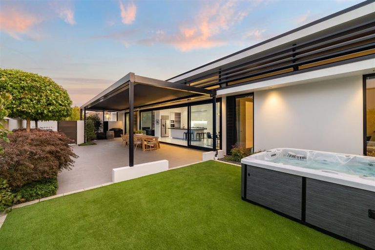 Photo of property in 31 Waiwetu Street, Fendalton, Christchurch, 8052