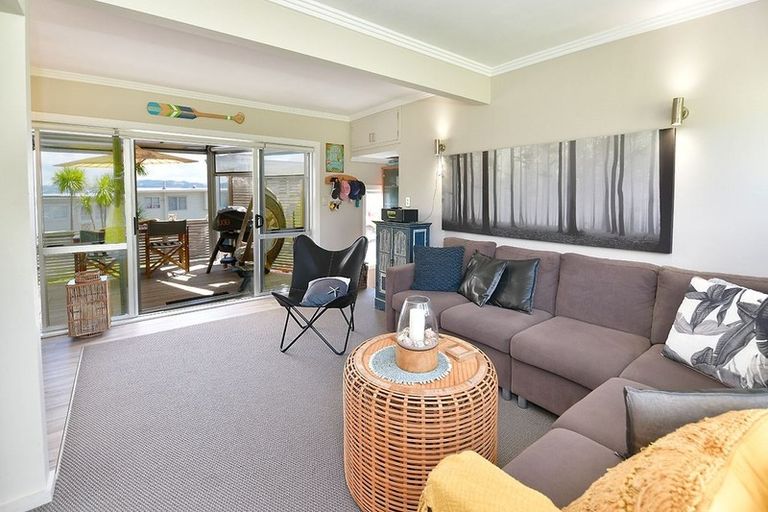 Photo of property in 1/142 Stanmore Bay Road, Stanmore Bay, Whangaparaoa, 0932