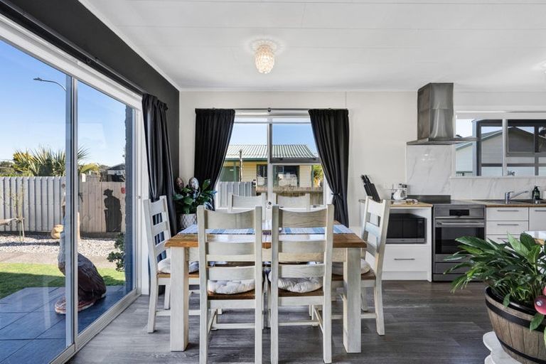 Photo of property in 23 Clifton Drive, Waitara, 4320