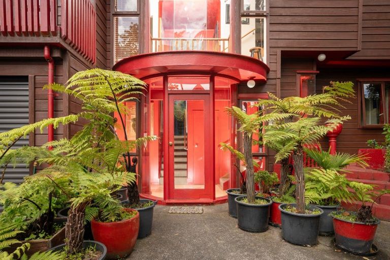 Photo of property in 6a Joll Street, Karori, Wellington, 6012