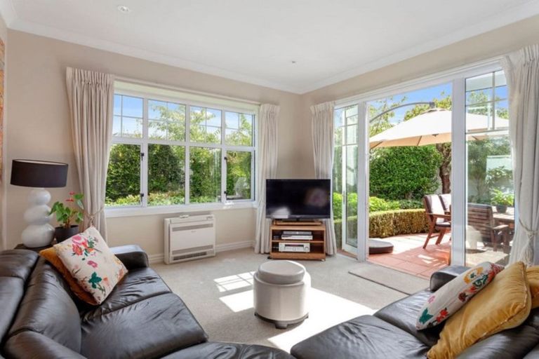 Photo of property in 6 Holmwood Road, Merivale, Christchurch, 8014