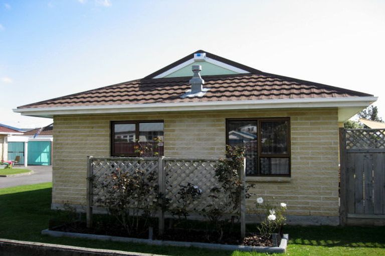 Photo of property in 1/30 Leighton Avenue, Waiwhetu, Lower Hutt, 5010