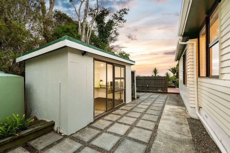 Photo of property in 17 Awhiorangi Promenade, Swanson, Auckland, 0816