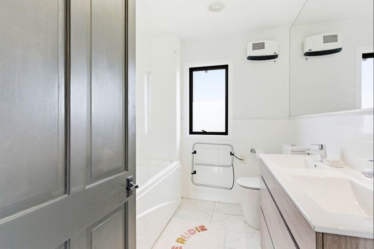 Photo of property in 5 Highgrove, Saint Clair, Dunedin, 9012