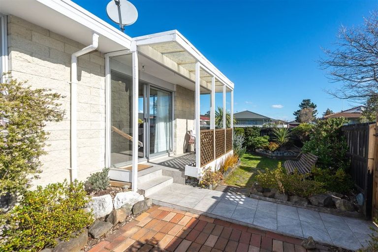 Photo of property in 8a Tamarisk Place, Parklands, Christchurch, 8083