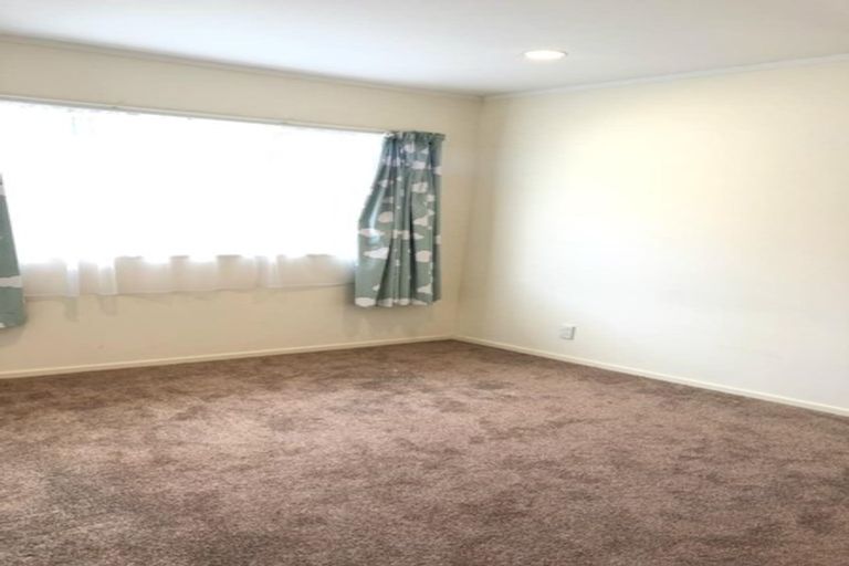 Photo of property in 3 John Brooke Crescent, East Tamaki Heights, Auckland, 2016