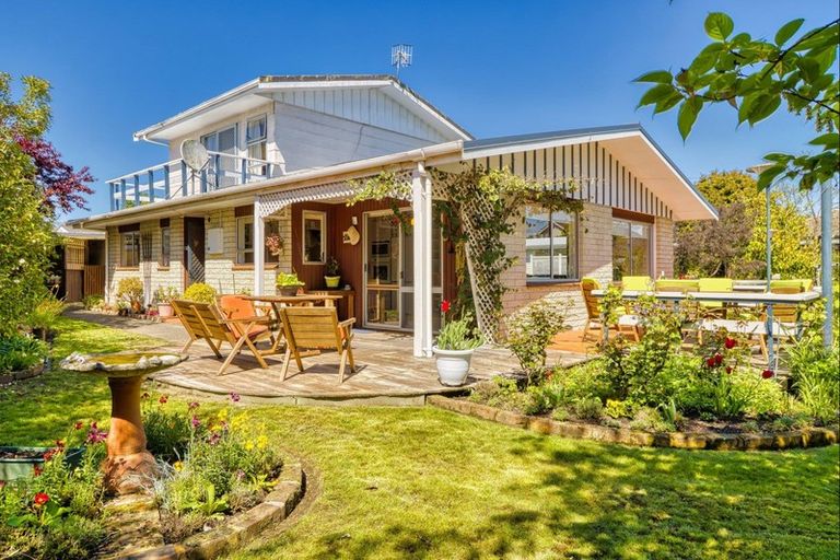 Photo of property in 94 Te Mata Road, Havelock North, 4130