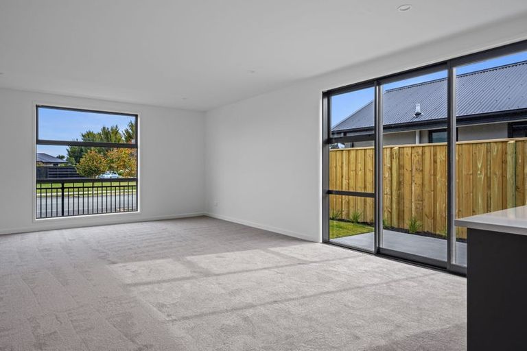 Photo of property in 18 Edlin Lane, Pegasus, 7612