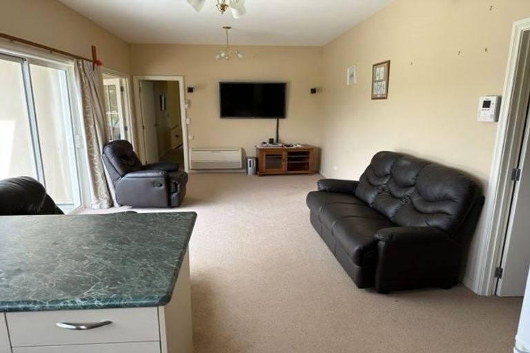 Photo of property in 25 Muriwai Drive, Manapouri, 9679