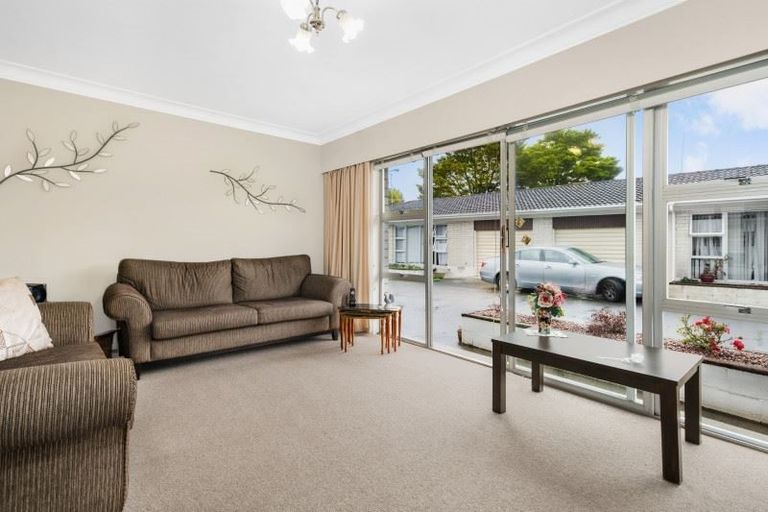 Photo of property in 2/52 Wallace Road, Papatoetoe, Auckland, 2025