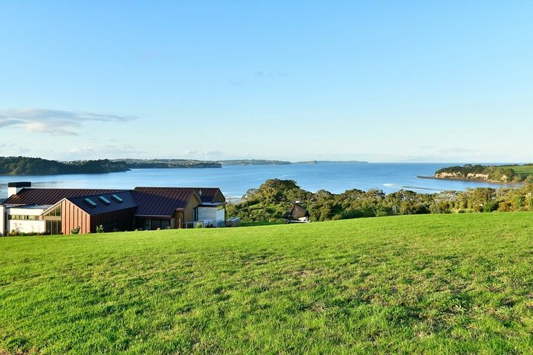 Photo of property in 107 Ahumoana Road, Okura Bush, Silverdale, 0794