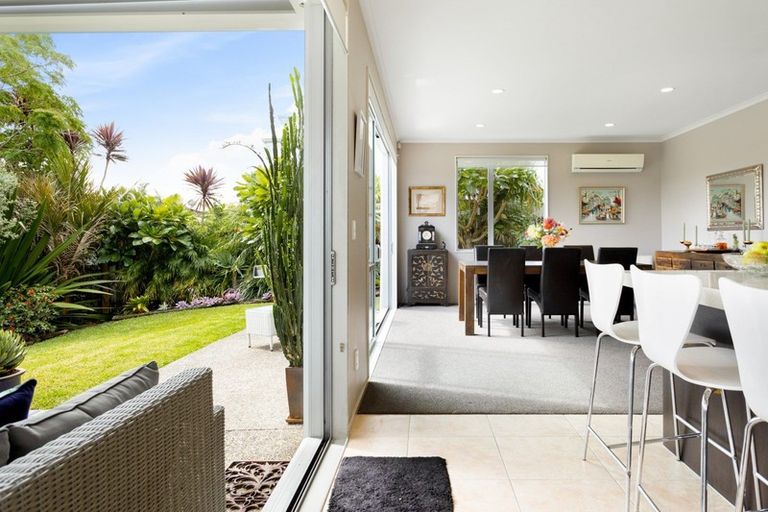 Photo of property in 13 Rangi Avenue, Schnapper Rock, Auckland, 0632