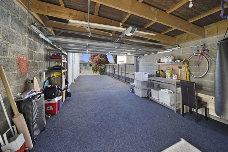 Photo of property in 33 Croziers Road, St Albans, Christchurch, 8052