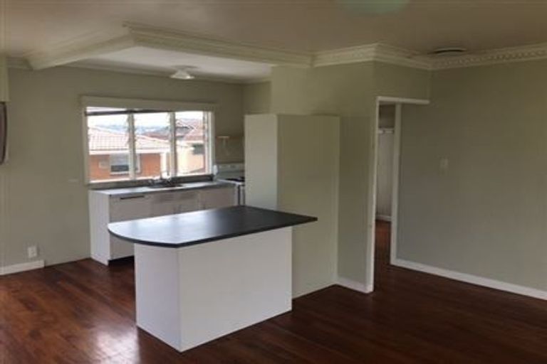 Photo of property in 2/5 Hart Road, Hauraki, Auckland, 0622