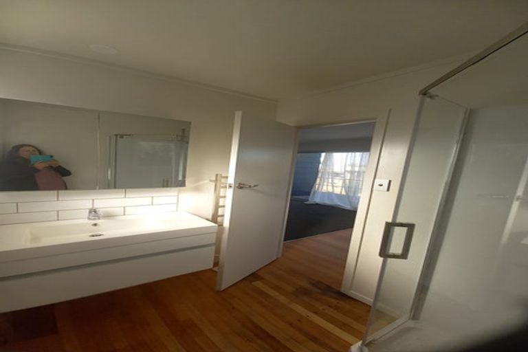 Photo of property in 5 Tiri Road, Manly, Whangaparaoa, 0930
