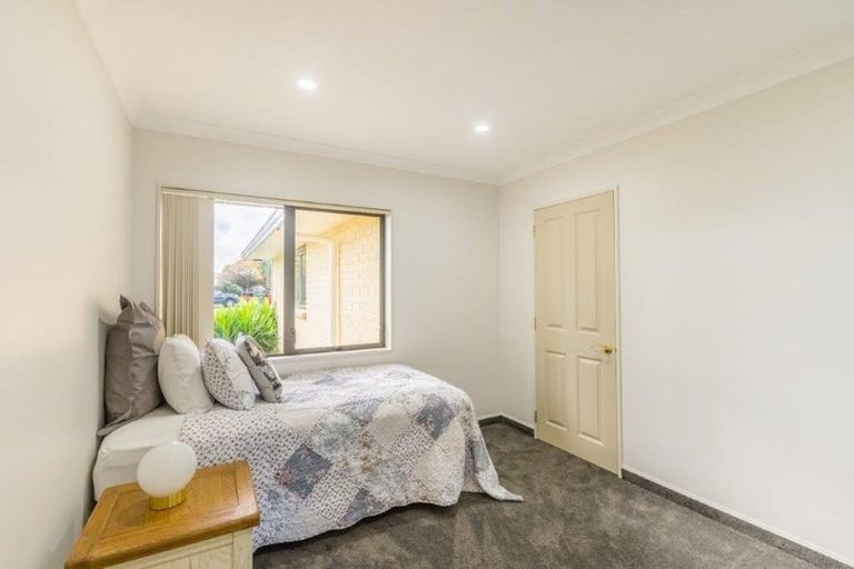 Photo of property in 6 Shearwater Rise, Paraparaumu Beach, Paraparaumu, 5032