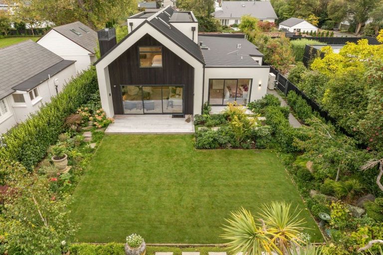 Photo of property in 16b Daresbury Lane, Fendalton, Christchurch, 8014