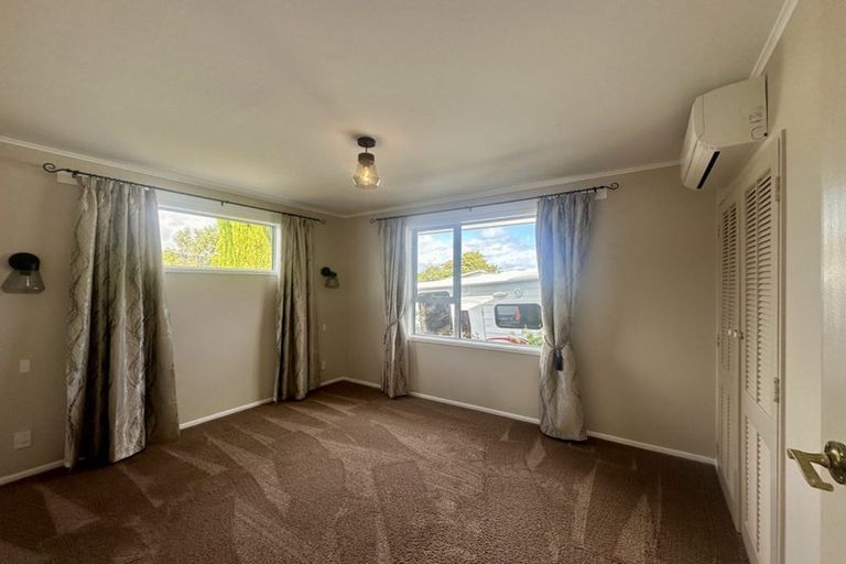 Photo of property in 22 Denver Grove, Totara Park, Upper Hutt, 5018