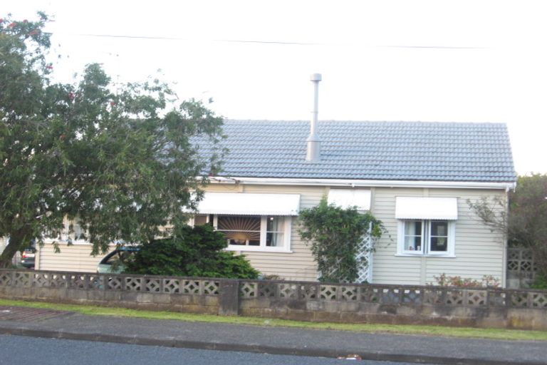 Photo of property in 16 Coxhead Road, Manurewa, Auckland, 2102