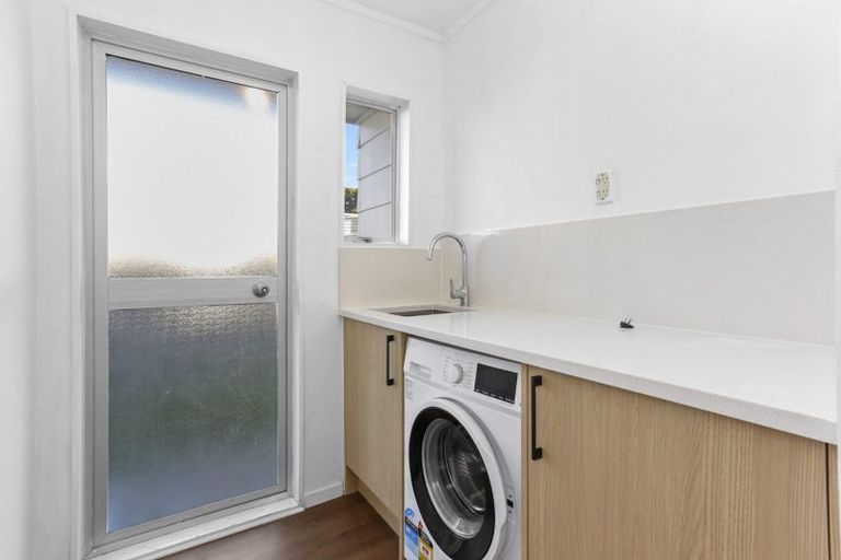 Photo of property in 51 Border Road, Henderson, Auckland, 0612