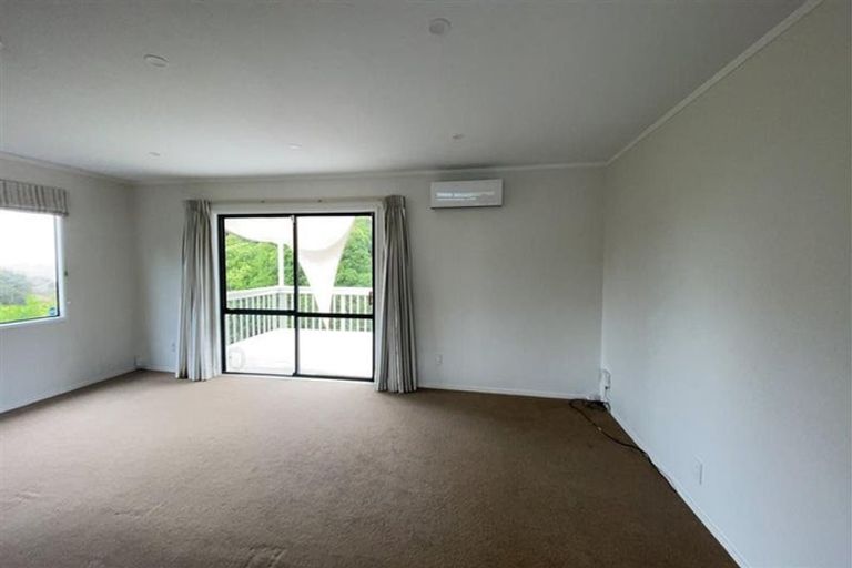 Photo of property in 12 Lorena Place, West Harbour, Auckland, 0618