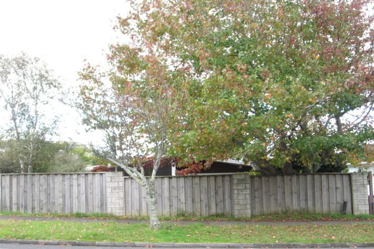 Photo of property in 94 Gossamer Drive, Pakuranga Heights, Auckland, 2010