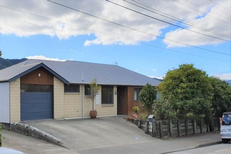 Photo of property in 1029 Fergusson Drive, Clouston Park, Upper Hutt, 5018