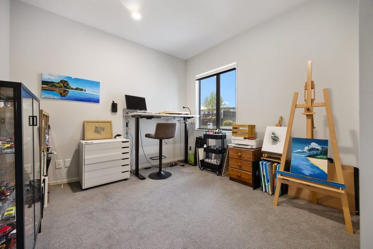 Photo of property in 23 Vogwill Road, Kumeu, 0810
