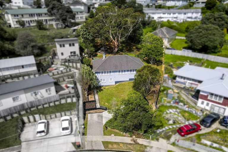 Photo of property in 9 Hampshire Street, Cannons Creek, Porirua, 5024