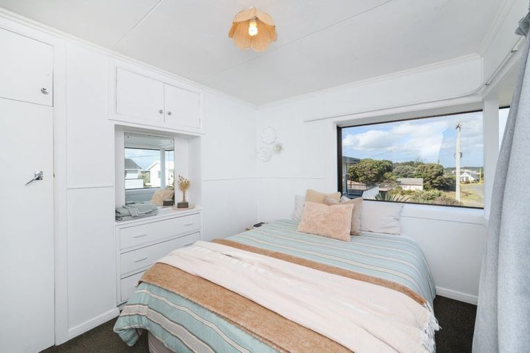 Photo of property in 21 Ocean Beach Street, Foxton Beach, Foxton, 4815