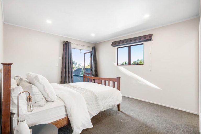 Photo of property in 13a Cliff View Drive, Green Bay, Auckland, 0604
