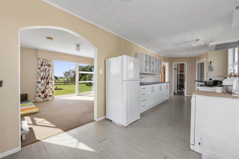 Photo of property in 21 Castle Street, Eltham, 4322