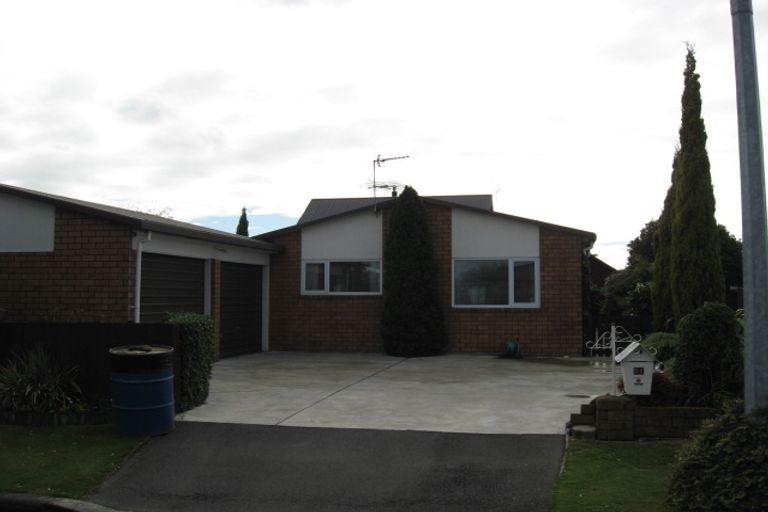 Photo of property in 21a Honeysuckle Place, Northcote, Christchurch, 8052