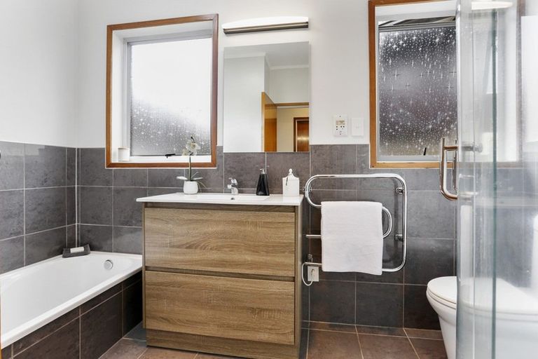 Photo of property in 11 Hadfield Street, Beach Haven, Auckland, 0626