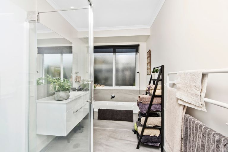 Photo of property in 7 Leet Crescent, Papamoa Beach, Papamoa, 3118