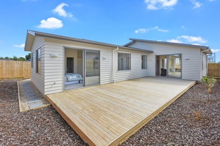 Photo of property in 13 Huahua Crescent, Papakura, 2110