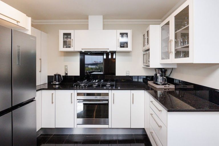 Photo of property in 172 Pacific Drive, Fitzherbert, Palmerston North, 4410