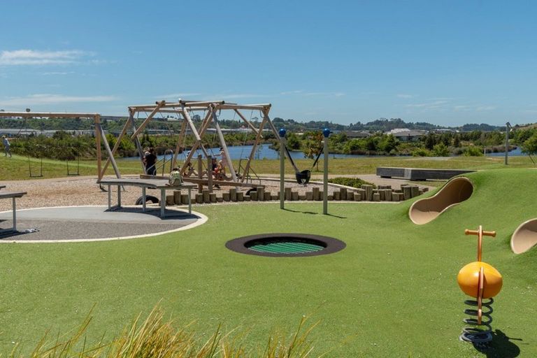 Photo of property in 10 Double Bay Road, Pyes Pa, Tauranga, 3112