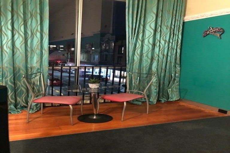 Photo of property in Qba Apartments, 1h/51 Webb Street, Mount Cook, Wellington, 6011