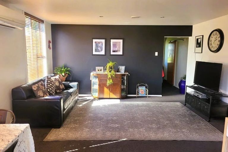 Photo of property in 80 Derby Street, Westport, 7825